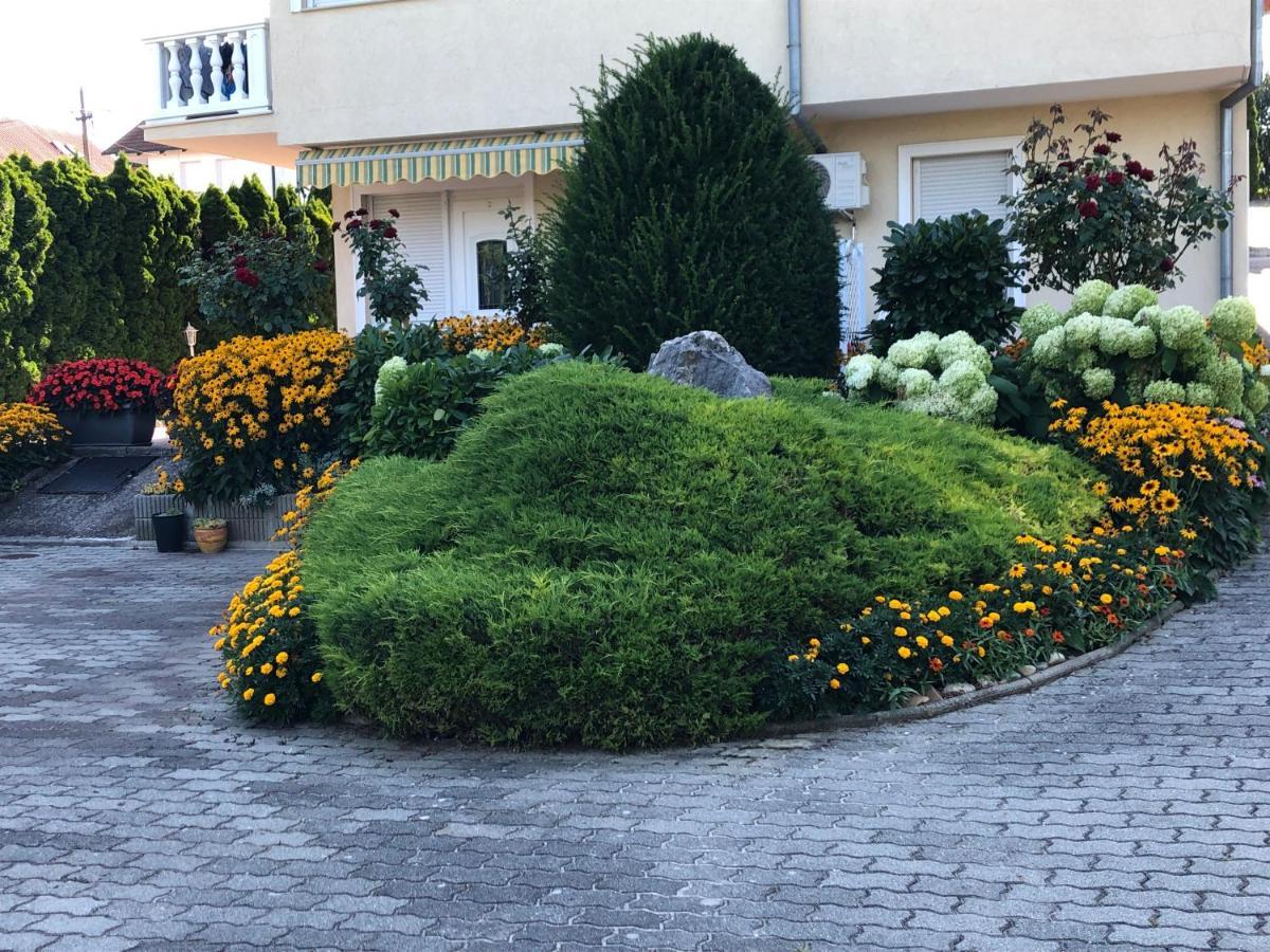 Jozsef Apartments House Zalakaros Exteriör bild