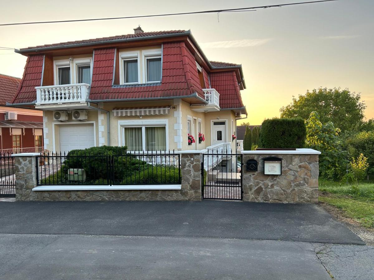 Jozsef Apartments House Zalakaros Exteriör bild